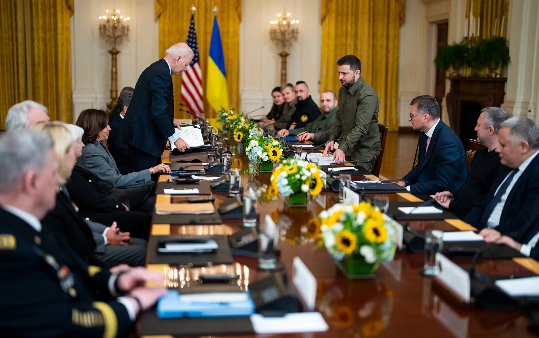 Зеленський подякував Байдену та США за новий пакет допомоги, зазначивши, що в ньому є «саме те, що зараз потрібно нашим солдатам».